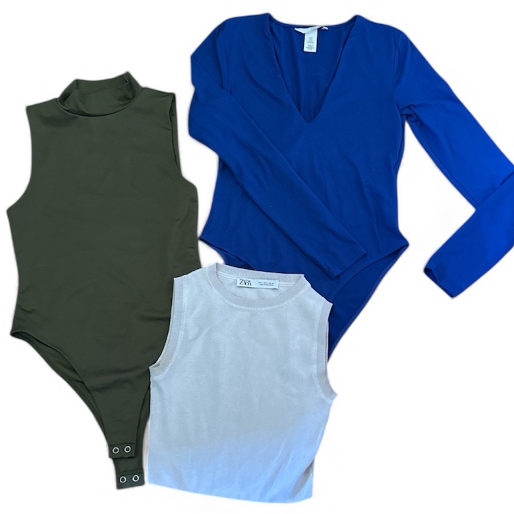 Women’s Bundle : 2 Bodysuits and 1 cropped ribbed top sizes Small and Medium